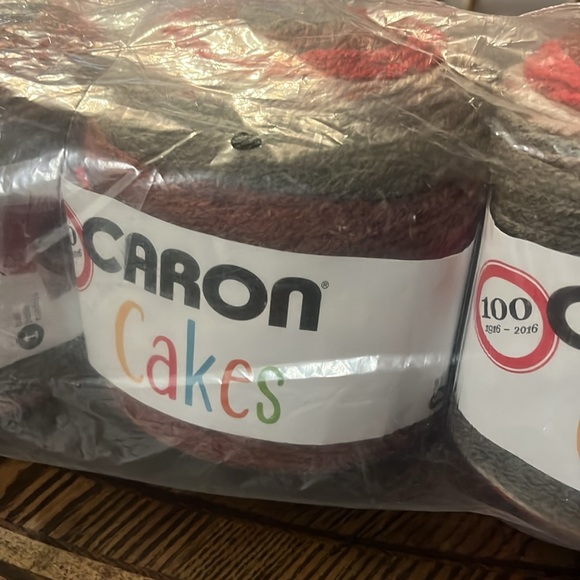 3 pack Caron Cakes Yarn - Picture 6 of 12